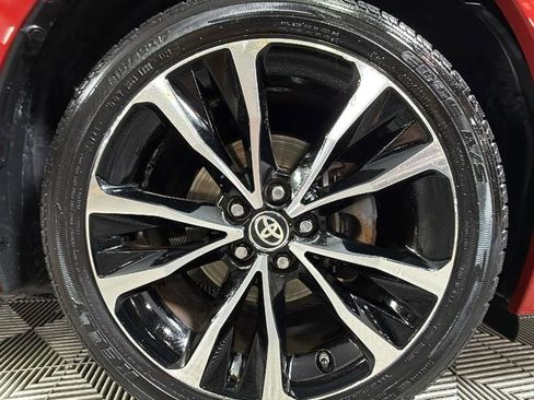 Used 2017 Toyota Corolla SE image 32