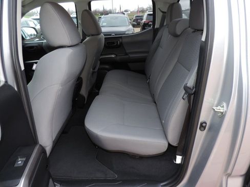 Used 2018 Toyota Tacoma SR5 image 19