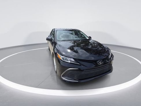 Used 2024 Toyota Camry LE w/ Convenience Package FWD image 2