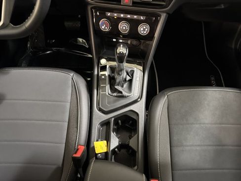 Certified 2023 Volkswagen Taos SE FWD image 33