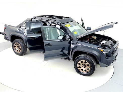 Certified 2025 Toyota Tacoma 4x4 Double Cab Hybrid image 24