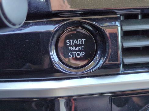 Certified 2025 Nissan Pathfinder SV image 32