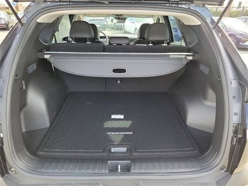 New 2025 Hyundai Tucson SE image 18