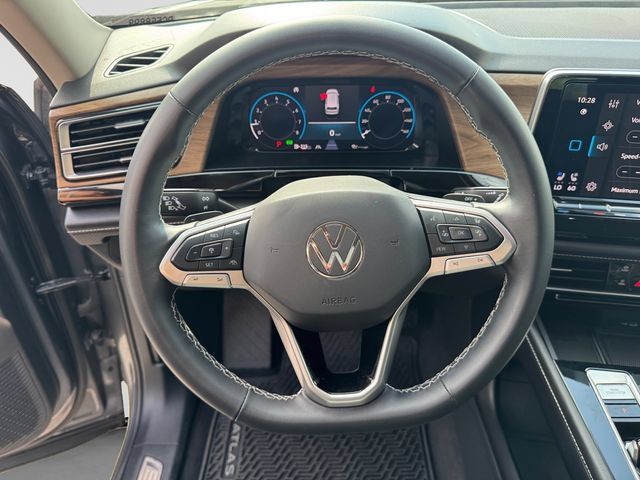 Used 2024 Volkswagen Atlas SE FWD image 13