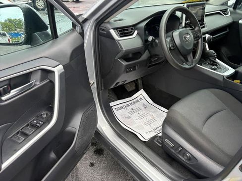 Used 2025 Toyota RAV4 XLE AWD/4WD image 20