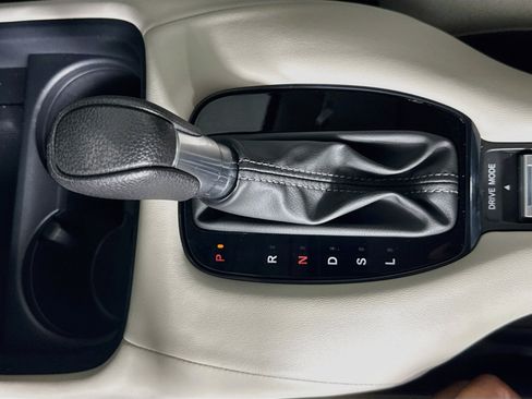 Certified 2026 Honda HR-V LX image 19