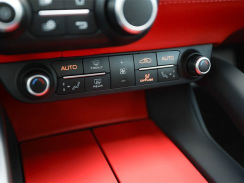 Certified 2018 Ferrari GTC4Lusso T image 39