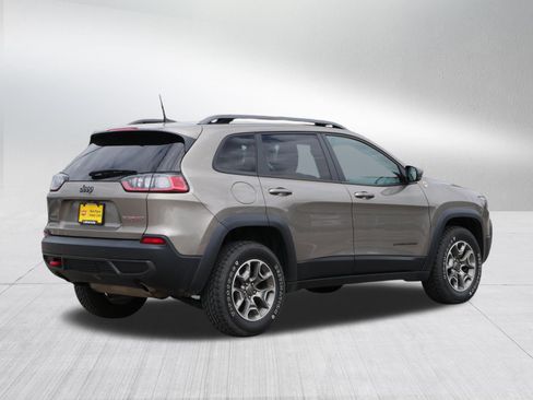 Used 2020 Jeep Cherokee Trailhawk w/ Cold Weather Group AWD/4WD image 7