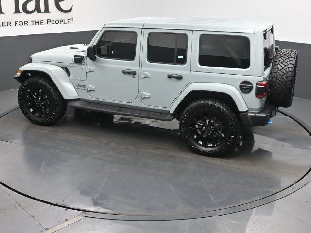 Used 2024 Jeep Wrangler Unlimited Sahara w/ Technology Group AWD/4WD image 47
