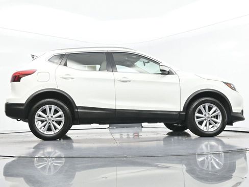 Used 2017 Nissan Rogue Sport SV FWD image 50