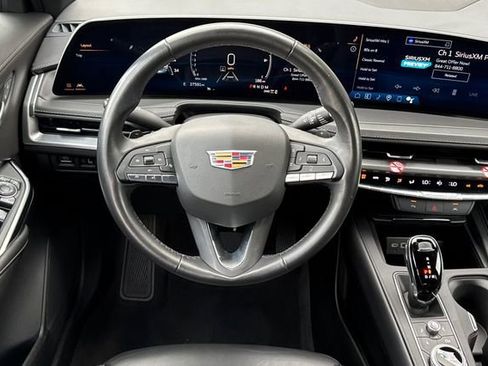 Used 2024 Cadillac XT4 Premium Luxury image 16