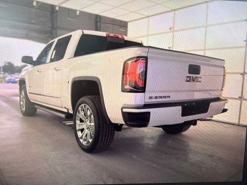 Used 2018 GMC Sierra 1500 Denali w/ Denali Ultimate Package AWD/4WD image 4