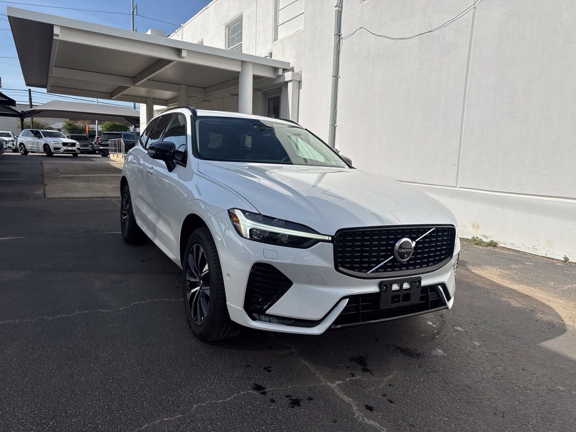 Certified 2024 Volvo XC60 B5 Plus w/ Climate Package AWD/4WD image 4