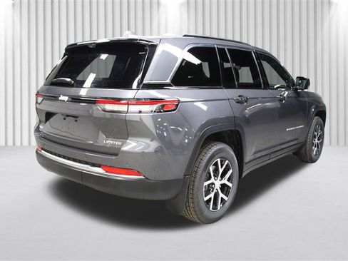 New 2025 Jeep Grand Cherokee Limited w/ Luxury Tech Group II image 3