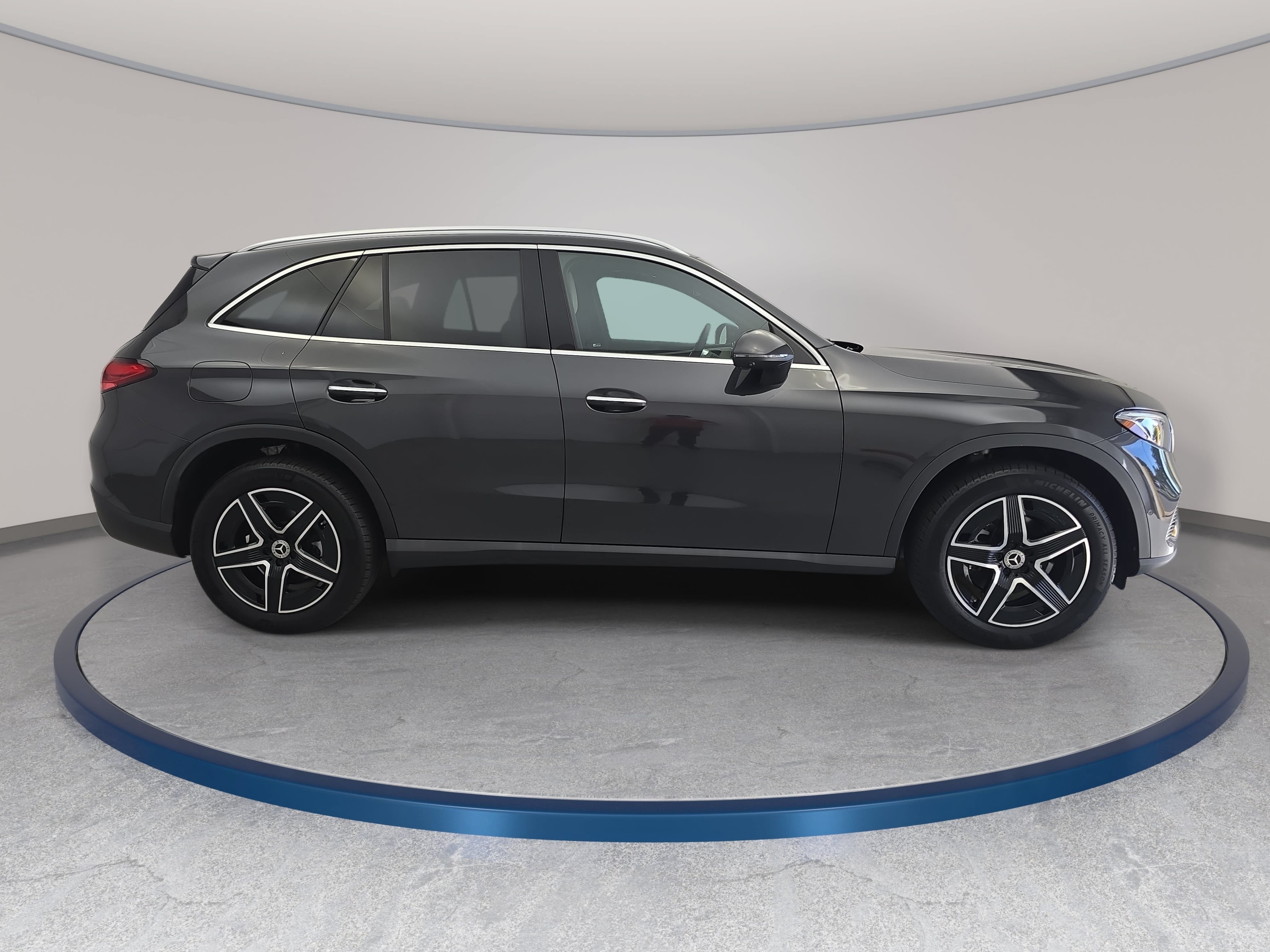 Certified 2026 Mercedes-Benz GLC 300 image 4