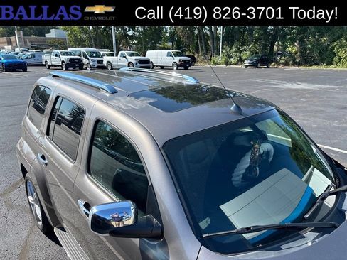 Used 2011 Chevrolet HHR LT w/ LT Preferred Equipment Group FWD image 3