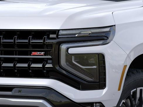 New 2026 Chevrolet Suburban Z71 w/ Comfort Package AWD/4WD image 10