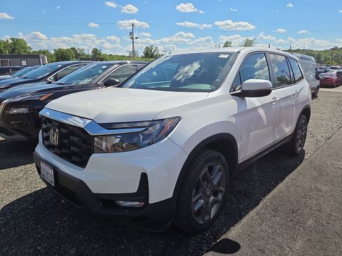 Used 2023 Honda Passport EX-L image 3