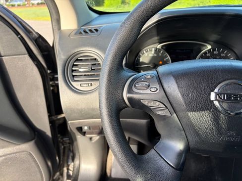 Used 2015 Nissan Pathfinder S FWD image 15