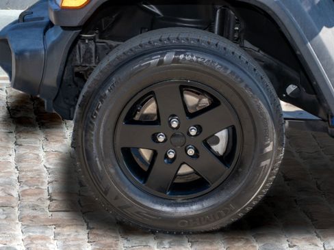 Used 2018 Jeep Wrangler Unlimited Sport image 35