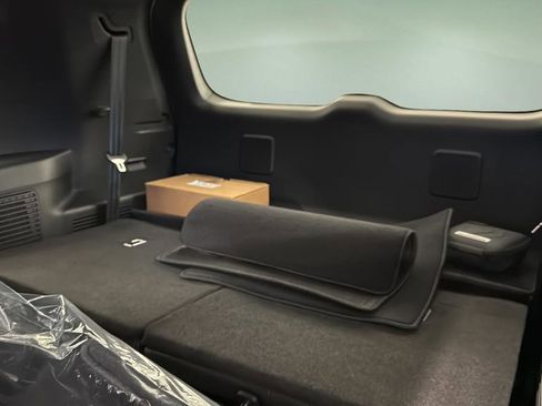 New 2025 Lexus LX 700h Luxury image 14