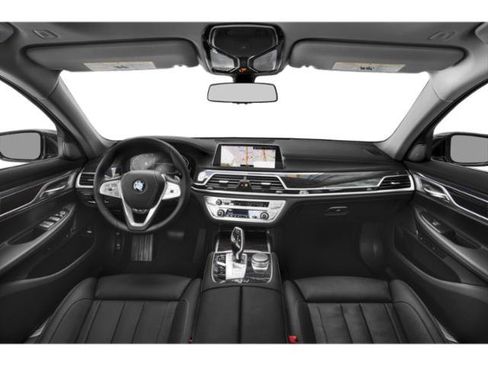 Used 2021 BMW 740i w/ Premium Package RWD image 11