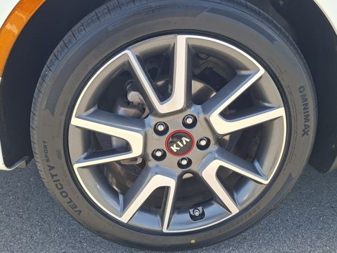 Used 2020 Kia Soul GT-Line w/ GT 2.0L Power Sunroof Package FWD image 25