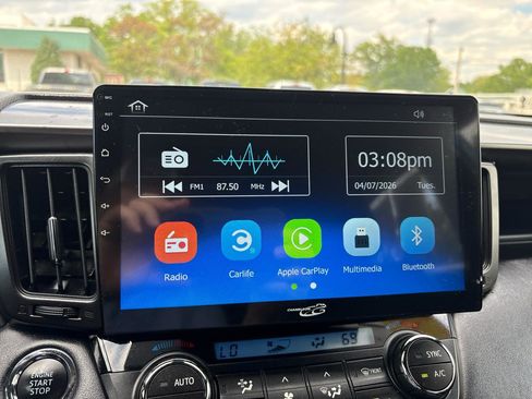 Used 2018 Toyota RAV4 SE w/ Power Extra Value Package image 37