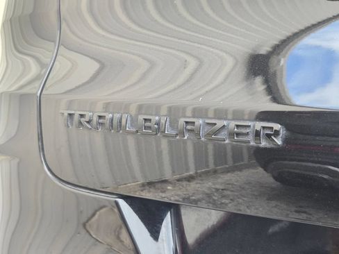 Used 2022 Chevrolet TrailBlazer RS FWD image 9
