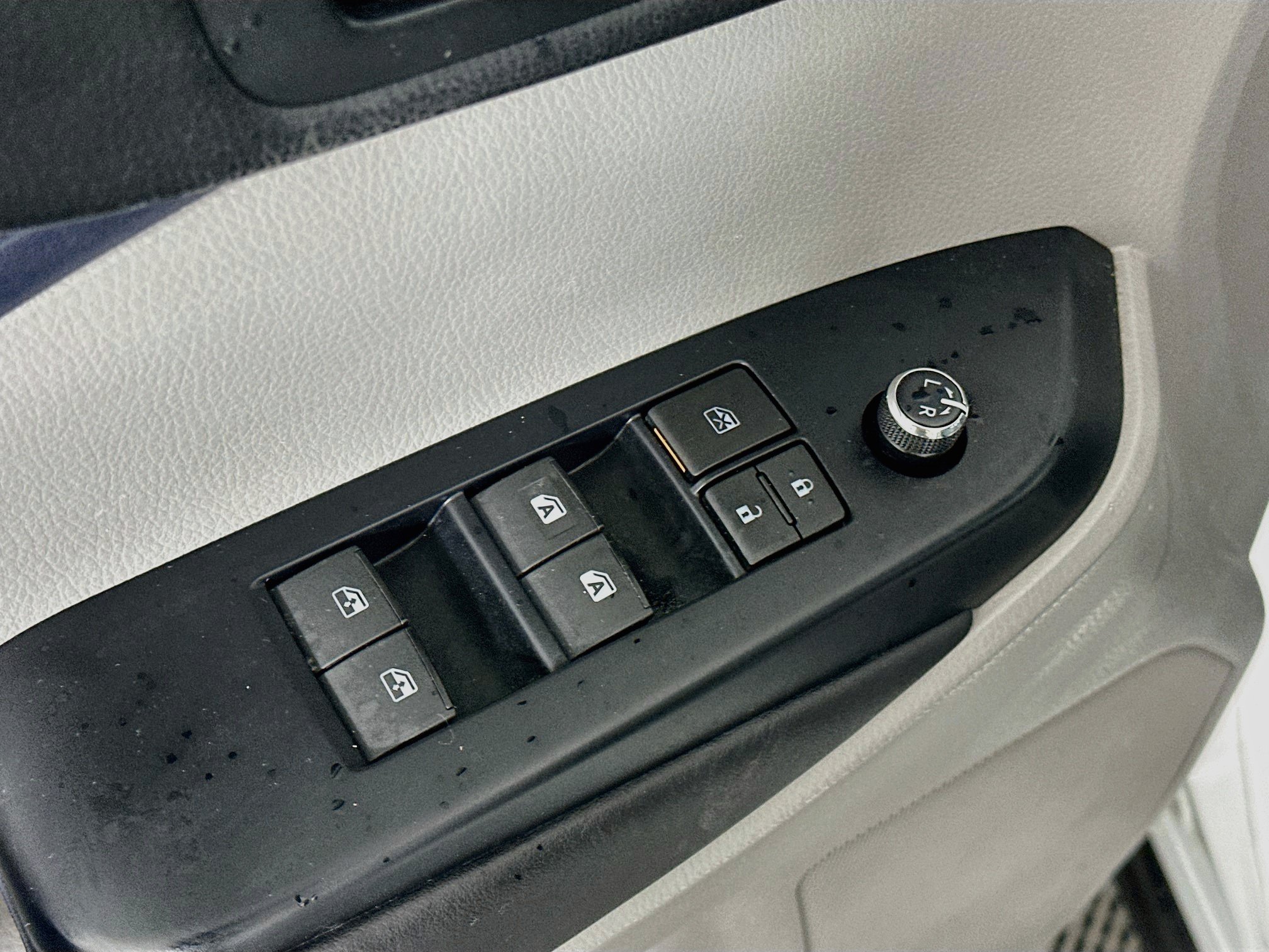 Used 2017 Toyota Highlander XLE FWD image 15