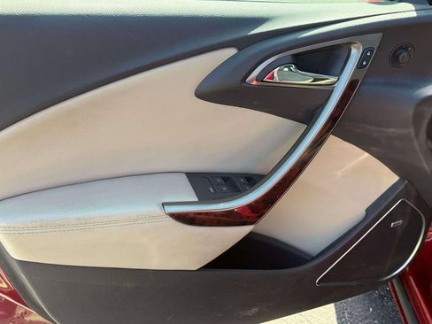 Used 2014 Buick Verano Leather FWD image 9