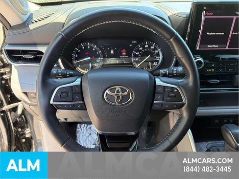 Used 2021 Toyota Highlander Platinum AWD/4WD image 30