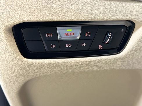 Used 2023 BMW 330i 330i w/ Driving Assistance Package image 34