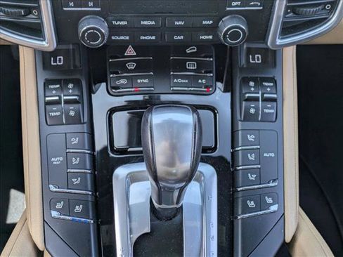 Used 2017 Porsche Cayenne Platinum Edition image 15