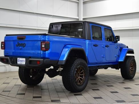 Used 2024 Jeep Gladiator Sport image 9