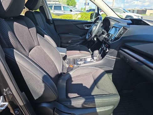 Used 2024 Subaru Forester Premium AWD/4WD image 32