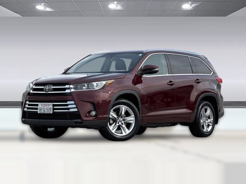 Used 2018 Toyota Highlander Limited w/ Carpet Mat Package (TMS) image 28