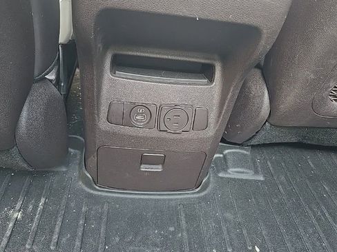 Used 2016 Kia Sedona SX Limited FWD image 21