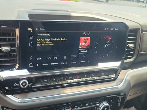 Used 2024 GMC Sierra 1500 SLT w/ SLT Premium Plus Package AWD/4WD image 23