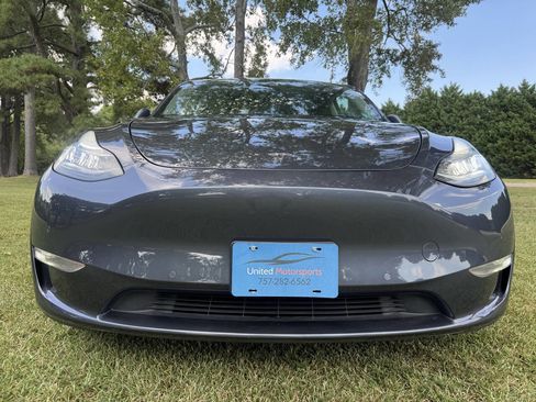 Used 2020 Tesla Model Y Long Range image 3