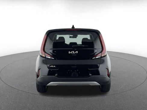 Used 2025 Kia Soul LX w/ LX Technology Package FWD image 8