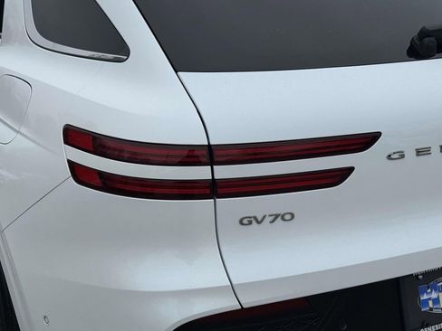 Certified 2023 Genesis GV70 2.5T w/ Sport Prestige Package AWD/4WD image 8