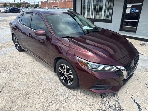 Used 2021 Nissan Sentra SV FWD image 2