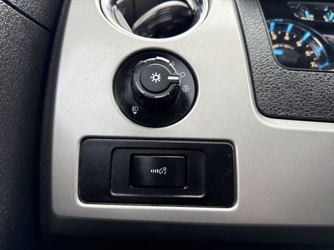 Used 2012 Ford F150 Lariat w/ Lariat Chrome Pkg image 24