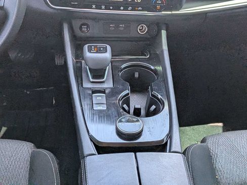 Used 2024 Nissan Rogue SV AWD/4WD image 20