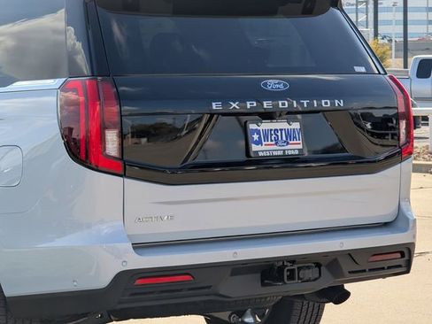 New 2025 Ford Expedition Active image 33
