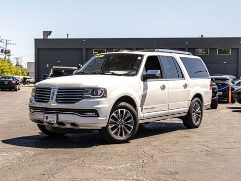 Used 2017 Lincoln Navigator L Select AWD/4WD image 1