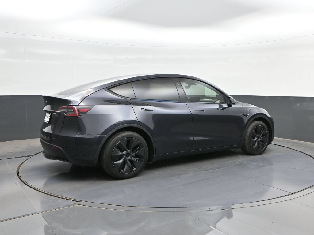 Used 2024 Tesla Model Y Long Range RWD image 15