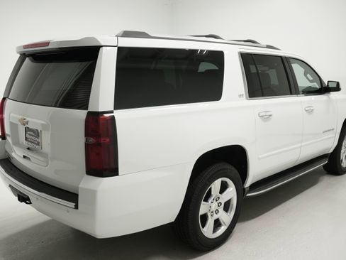 Used 2016 Chevrolet Suburban LTZ image 4