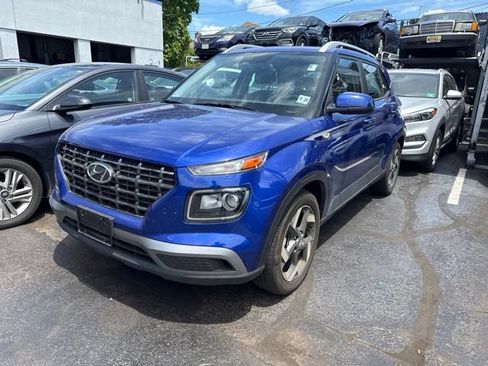 Used 2023 Hyundai Venue SEL w/ Cargo Package FWD image 1